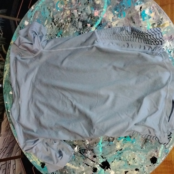 Nike Dri-FIT very clean no stains or marks - Picture 4 of 4